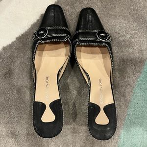 Jones New York size 9 black and white dress shoes